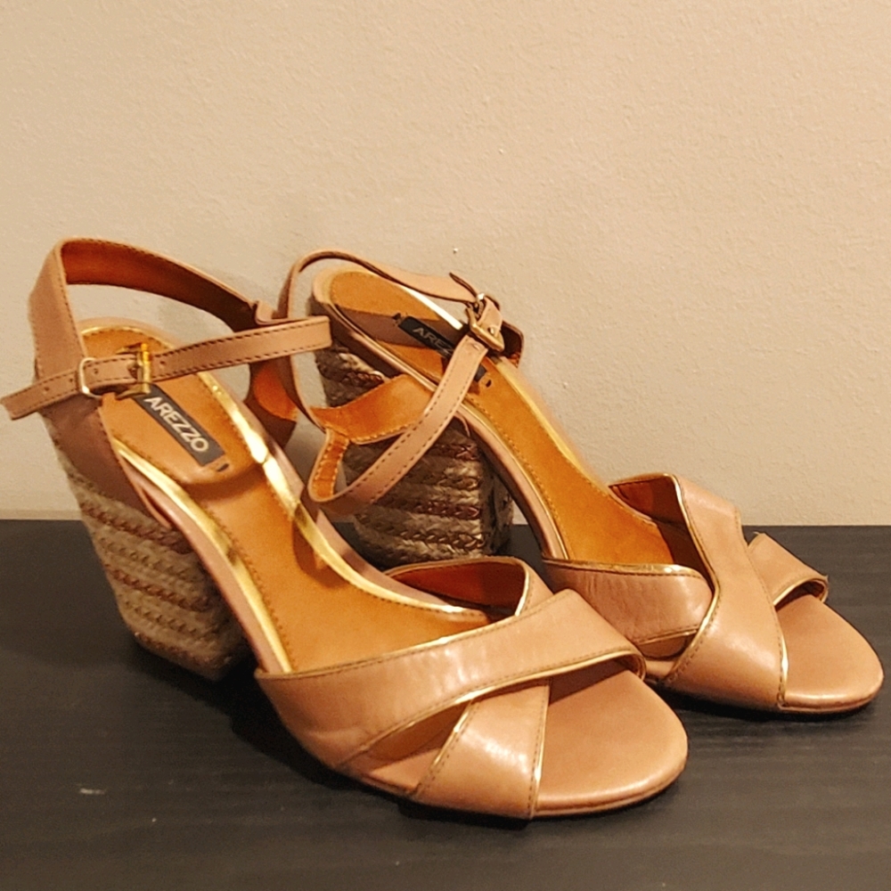 Arezzo leather sandals made in Brazil